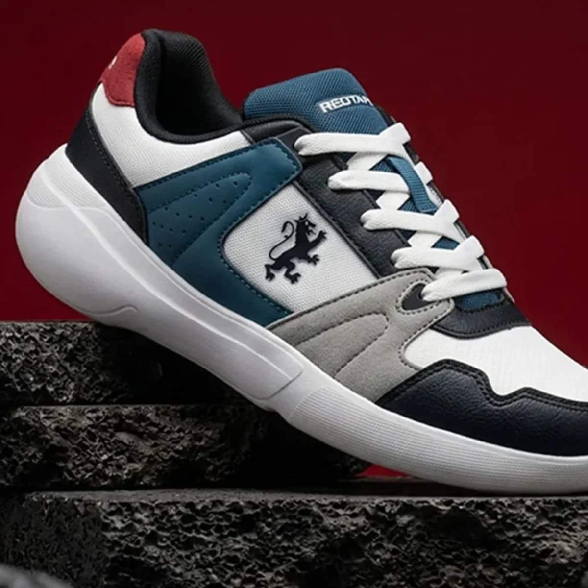 Dragon Red Light Sports Shoe — view 3